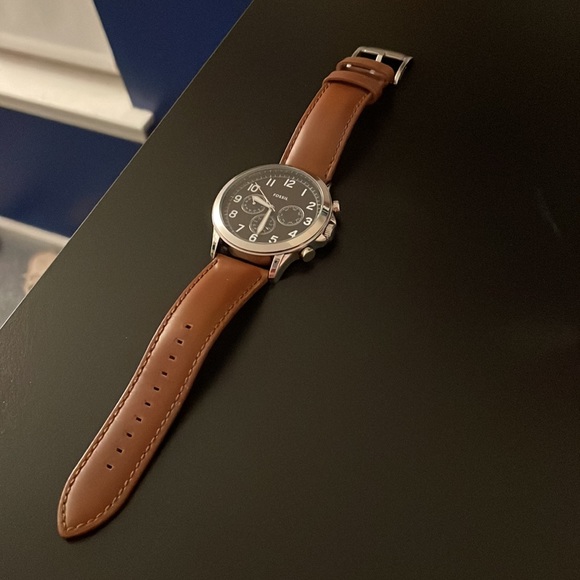 Brown Leather Fossil Watch - Picture 2 of 6